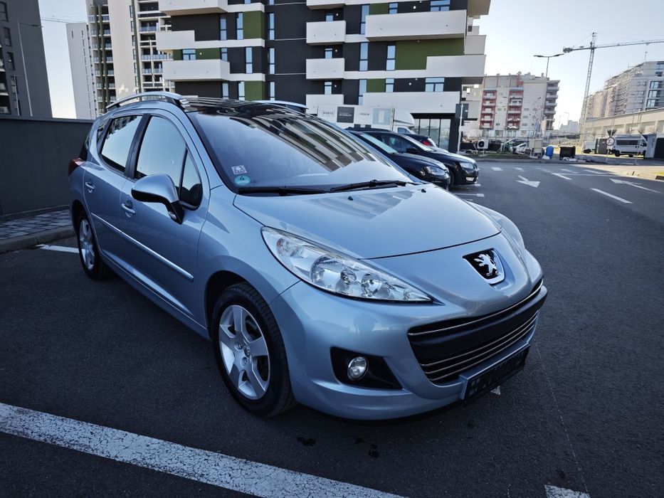 PEUGEOT 207