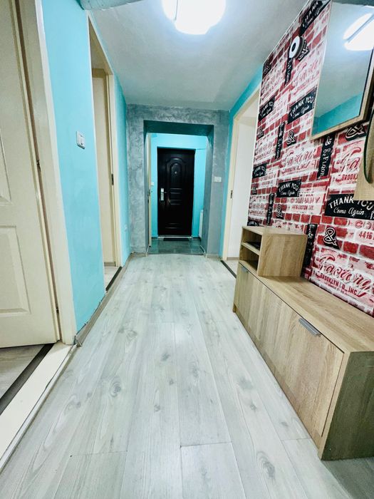Vand Apartament Ultracentral 3 camere decomandate