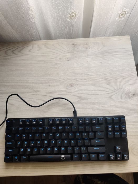 Tastatură t-dagger bora