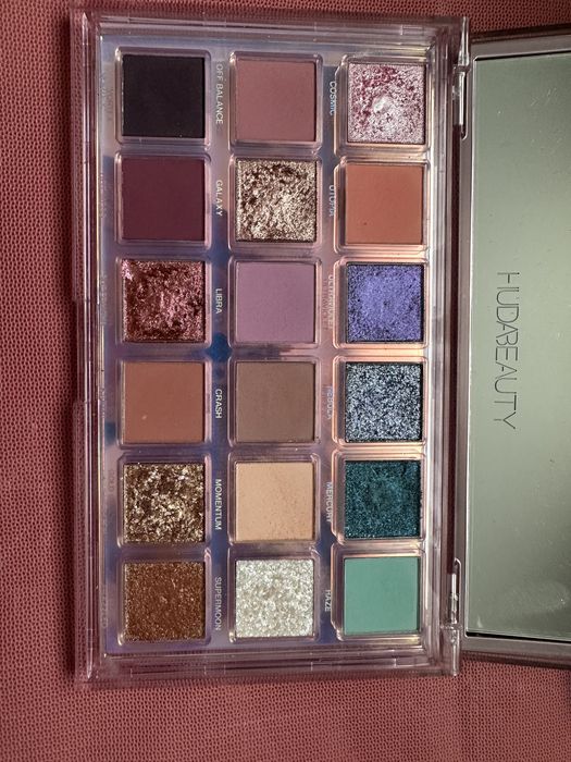 Тени Huda beauty - mercury retrograde