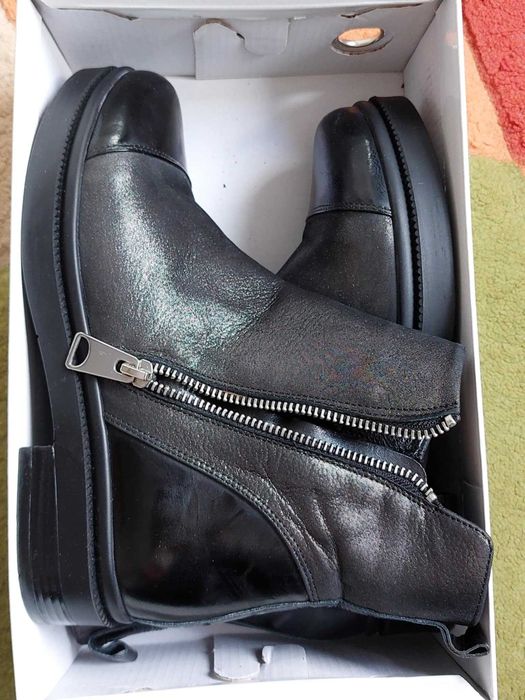 Дамски кожени боти