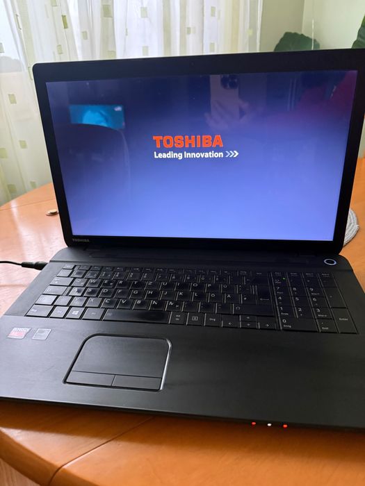 Лаптоп Toshiba Satellite C 70 D - A - 11 E