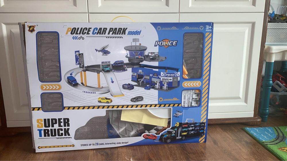 Паркинг с машинами 25000тг