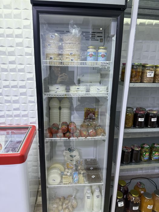 Оборудование для магазина б/у морозильники холодильник стол стелажи.