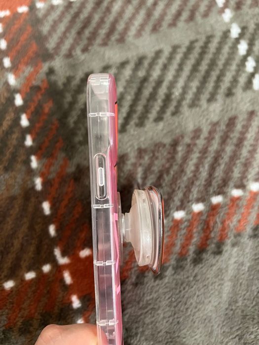 Продам чехол IPhone 12