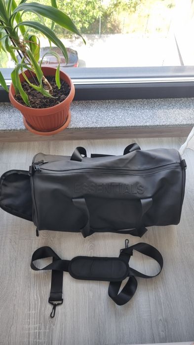 Geanta Essentials