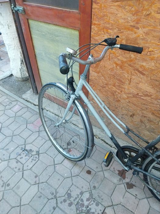 Bicicleta cu viteze în butuc