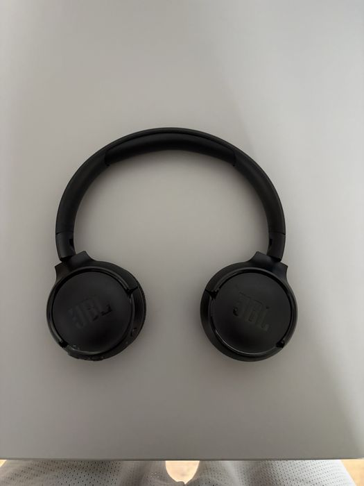 casti wirles JBL ca noi