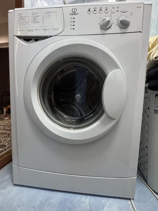 Стиралка INDESIT на запчасти