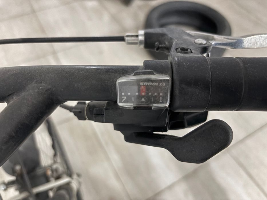 De vanzare: bicicleta dhs