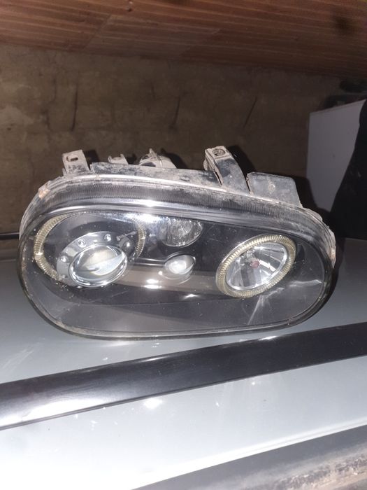 Vând faruri golf 4 cu lupă xenon