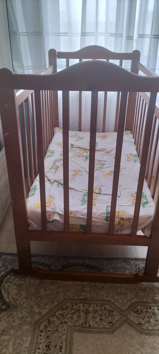 Продам детскую кроватку