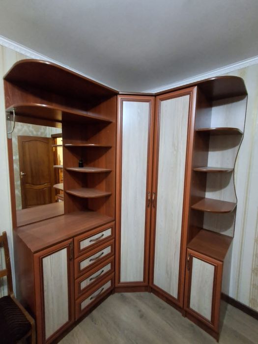 Продам шкаф  и кровати