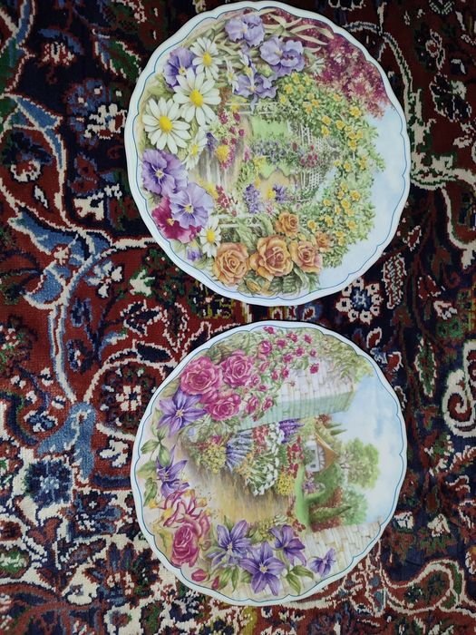 Две декоративни чинии Royal Albert