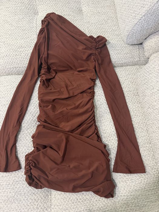 Топове, бюстиета, бодита ,блузи, потници, рокли Zara, LeGer, About you, Bershka, Nikole collection,Evis