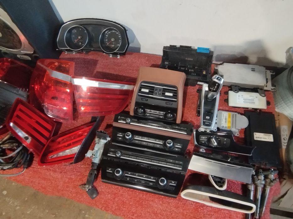 Vând piese BMW stopuri