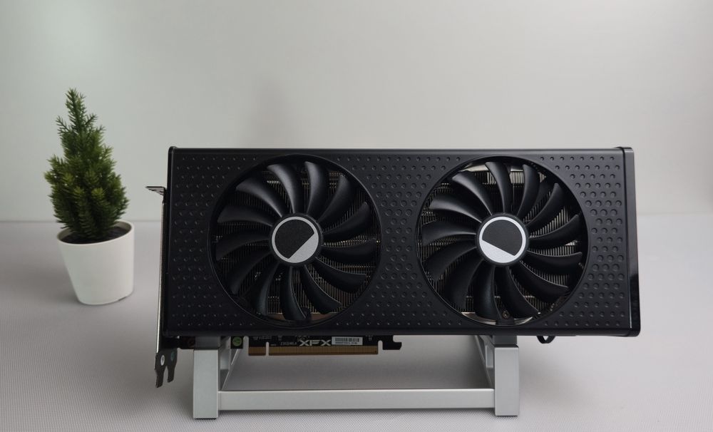 Видео карта XFX Speedster SWFT RX 7800 XT Core 16GB GDDR6 AMD Radeon