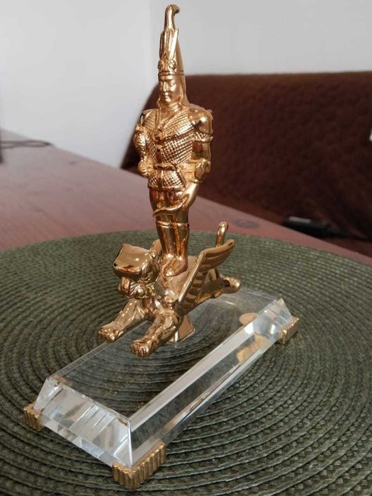 Статуэтка Золотой человек