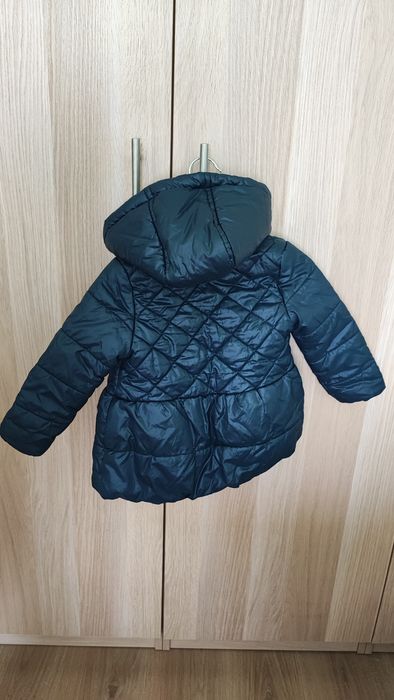 Зимно яке момиче, 92