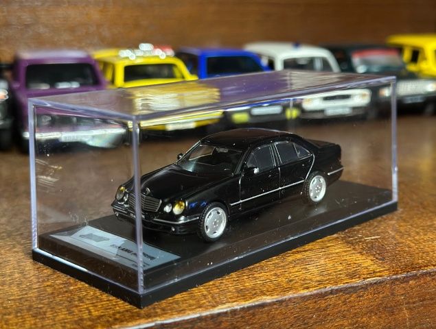 Модель Mercedes Benz W210 E55 AMG