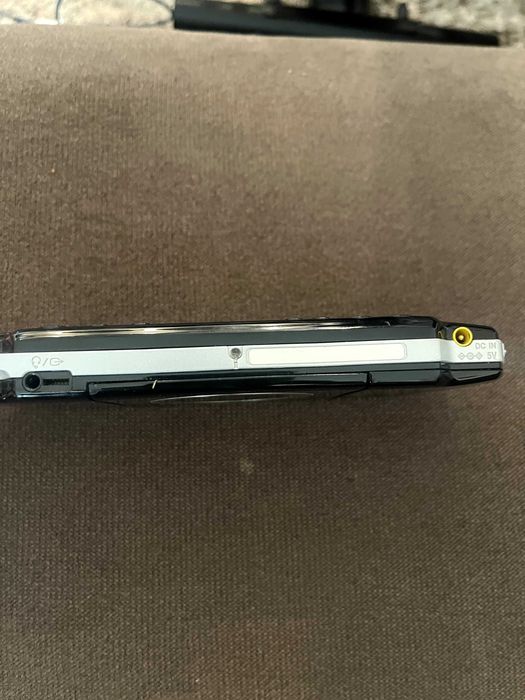 Продавам PSP 2000