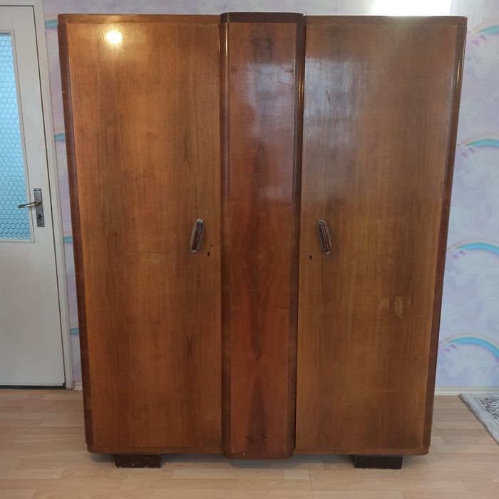 Гардероб орех масивен орехов гардероб