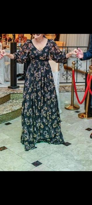 Vând rochie superbă