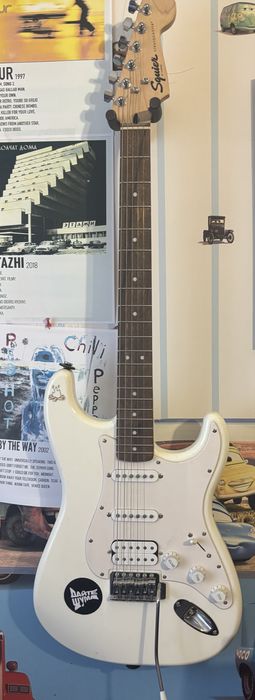 Электрогитара Fender squier bullet stratocaster HSS