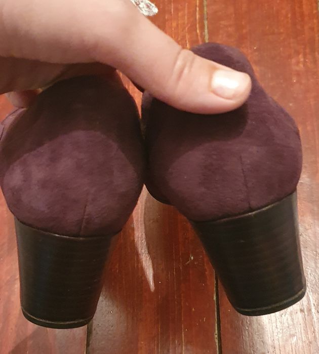 Pantofi Clarks din piele intoarsa 40