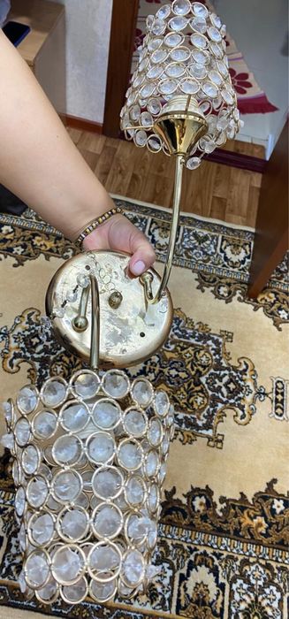 Продам люстры разные