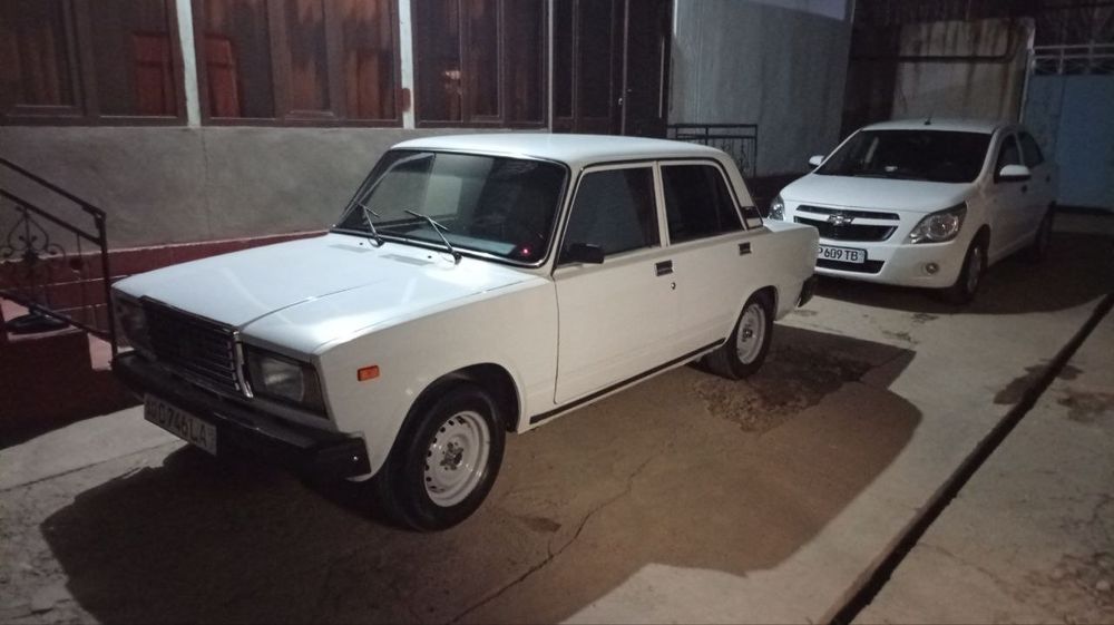 21 07 moshina ikkita joyida kraska bor ichiga otmagan