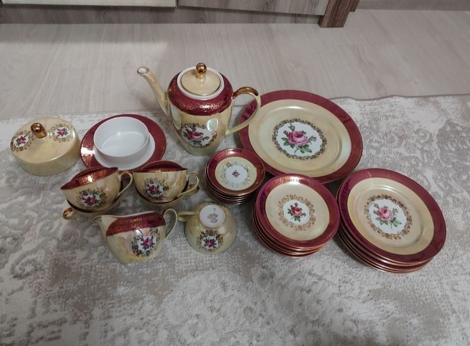 Продам сервиз Роза антиквариат