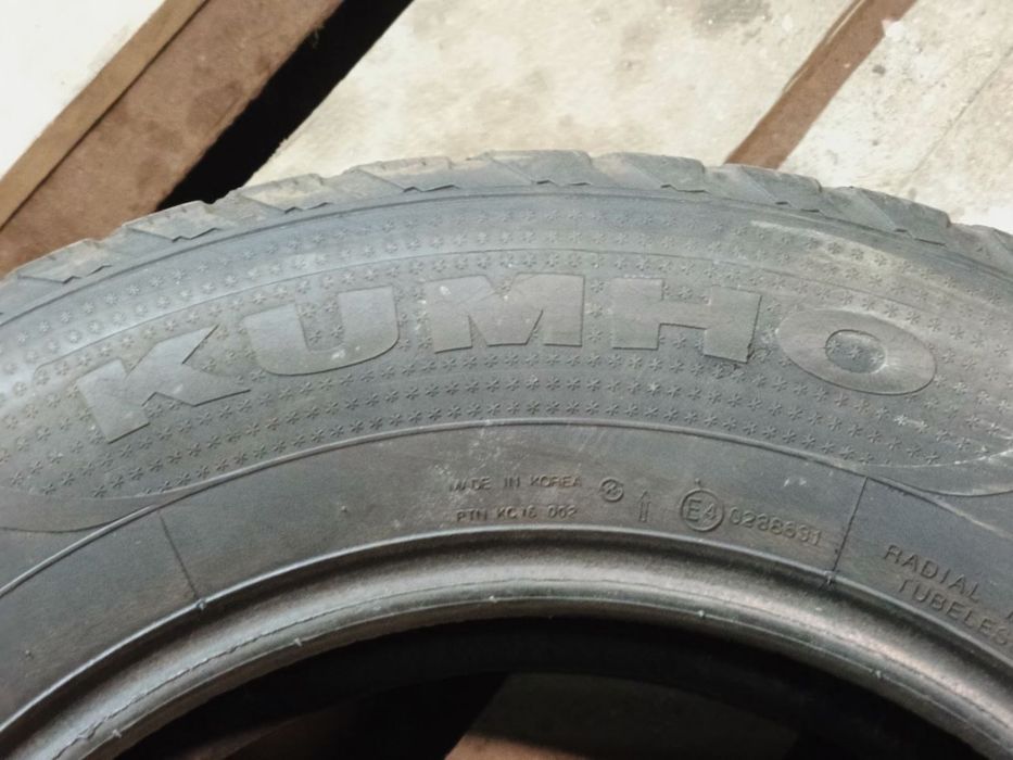 235/65/17 комплект шин зимних
