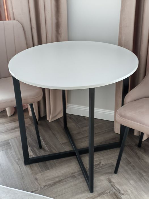 гостиничные столики