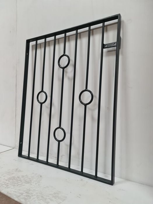 Решетки на окна, перила на лестнице, ворота, заборы жалюзи из металла