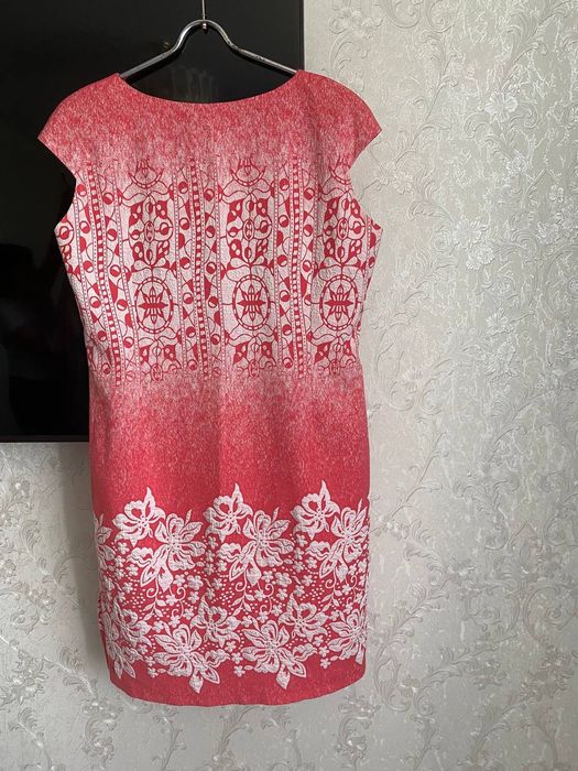 Продам платья 48-50размеры