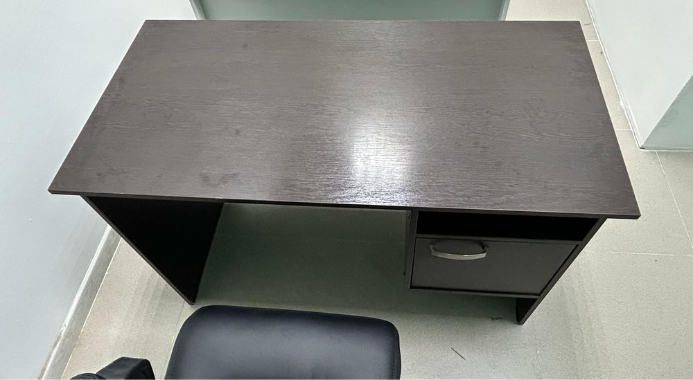 Столы офисные в хорошем состояние