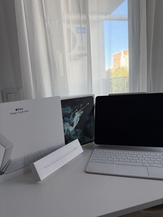 Ipad pro 3 12.9 inch 64 GB, Magic Keyboard, Apple pencil 2