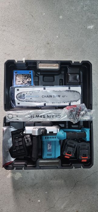 Vând drujbă electrică Dotvix cu 2 acumulatori 48 V