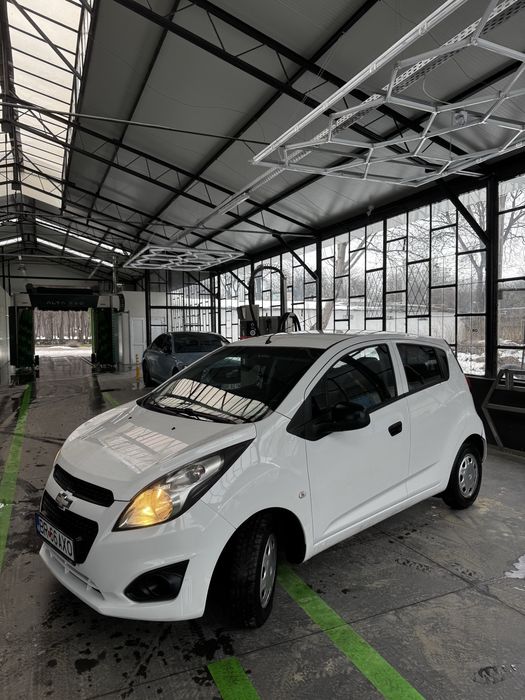 Chevrolet spark.