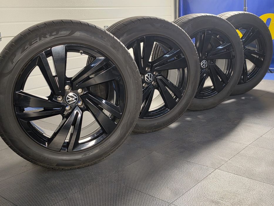 Оригинални джанти VW Touareg 20" 5x112 + Гуми Pirelli 285/45/20 Черен Гланц