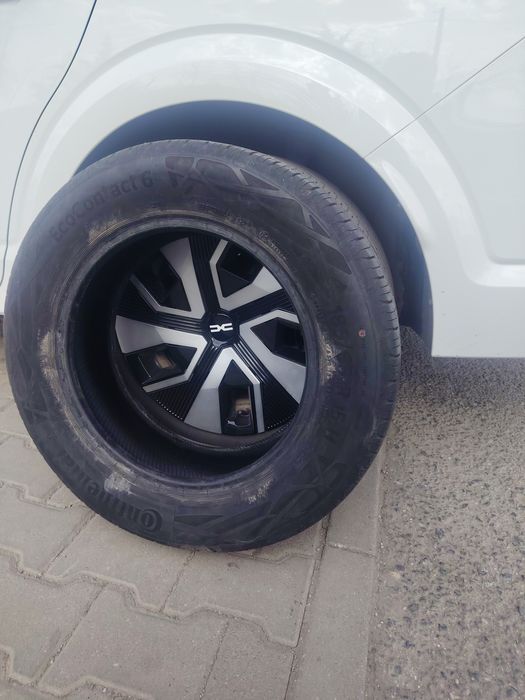 Vând cauciucuri 185 65 r15 continental ecocontact 6