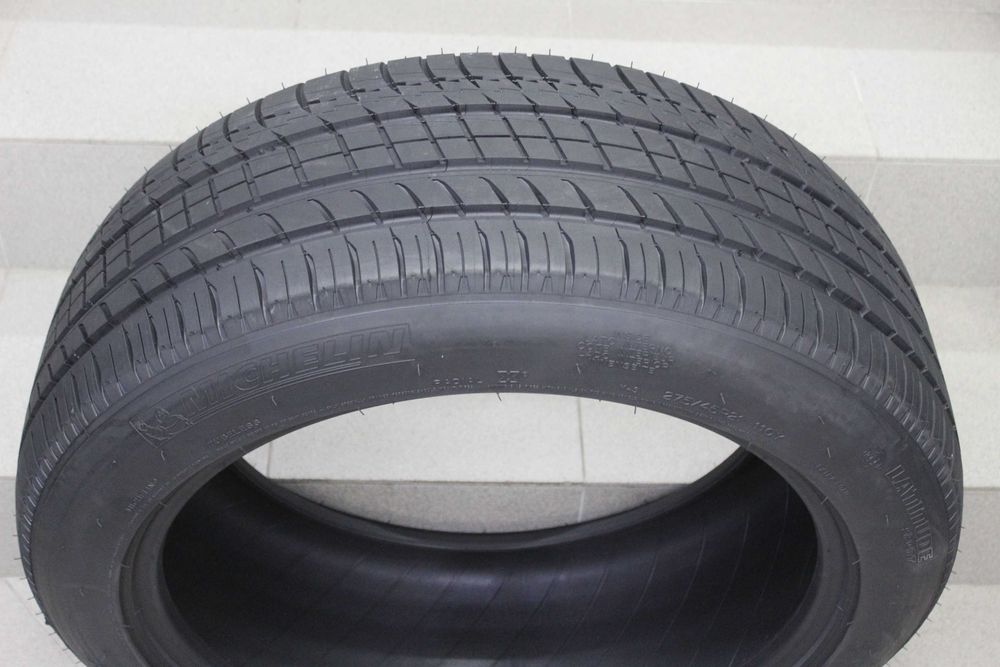 275/45-21 Michelin