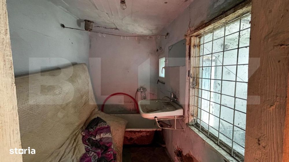 Casa 63 mp, teren 175 mp intravilan, toate utilitati, zona Brestei