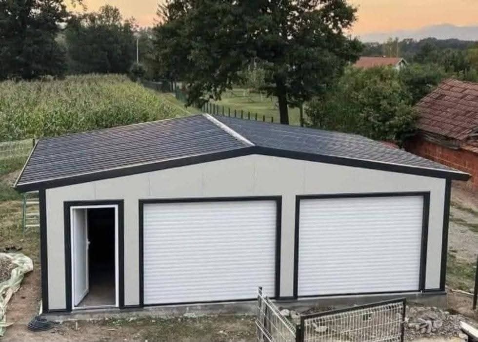 Garaj metalic din panouri sandwich 3.5 x 6m