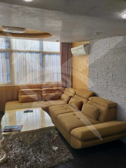 Дава се под наем Двустаен апартамент в Варна, Център - 70 кв.м за 600 € - Снимка #1