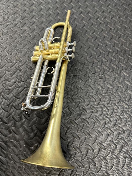 Trompetă Bach Stradivarius 37 RAW brass