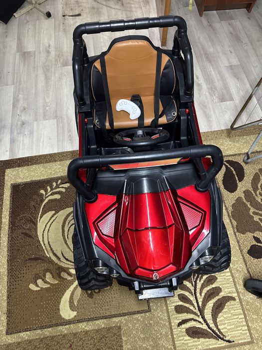 Детская машина напульту электро кар