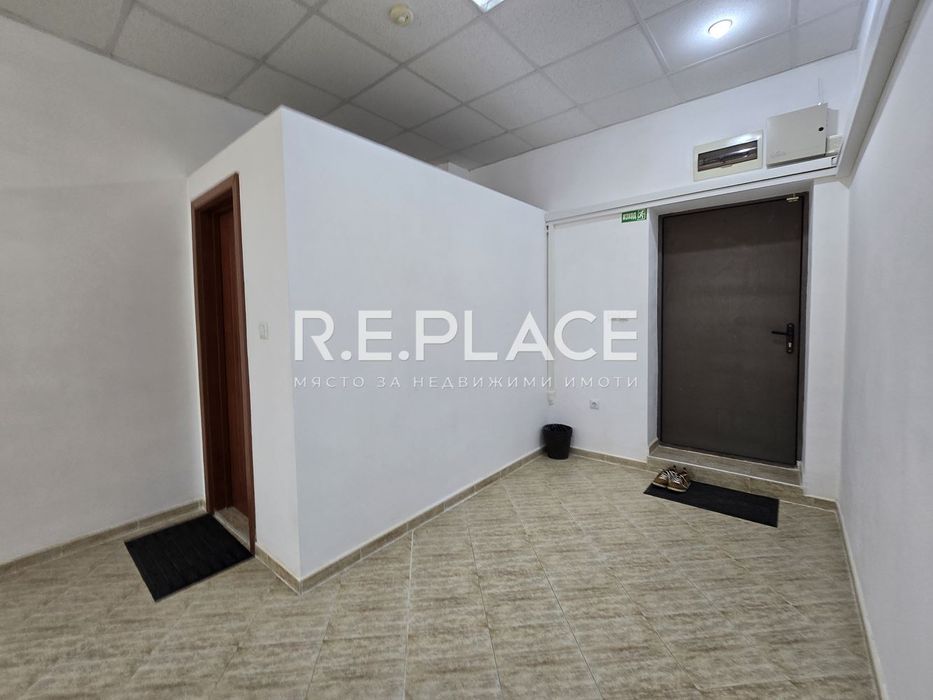 Дава се под наем Магазин в Варна, Левски - 75 кв.м за 1 € - Снимка #4