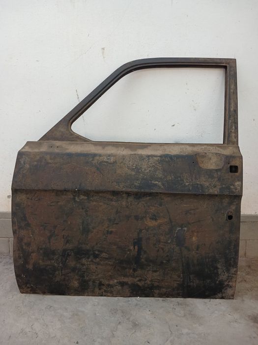 Дверь передний Волга ГАЗ 24  Новый.